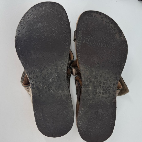 Vionic Pewter Women’s Double Strap Gray Metallic Sandal - Picture 5 of 8